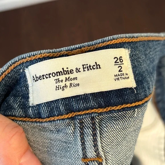 Abercrombie High Rise Mom Jeans Dark Wash Distressed Size 26 - Picture 2 of 6